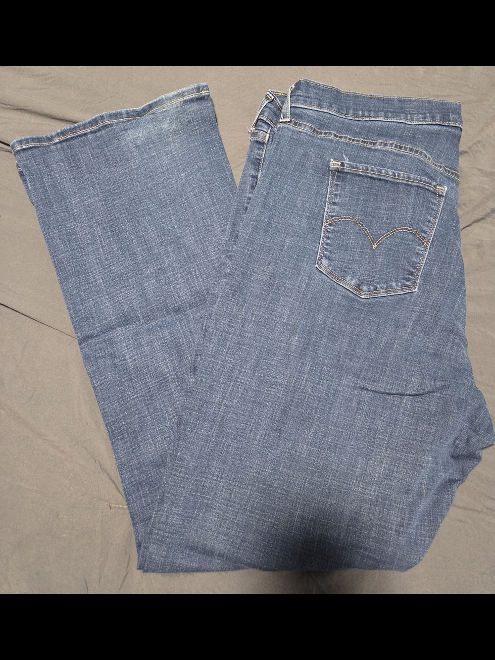 Levi's Women's 725 High Rise Bootcut Jeans - Medium Blue